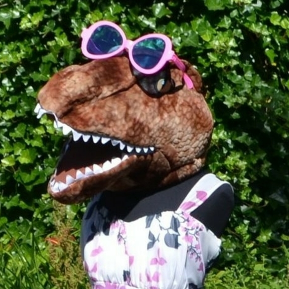 Meet the Posher - Picture 6 of 13